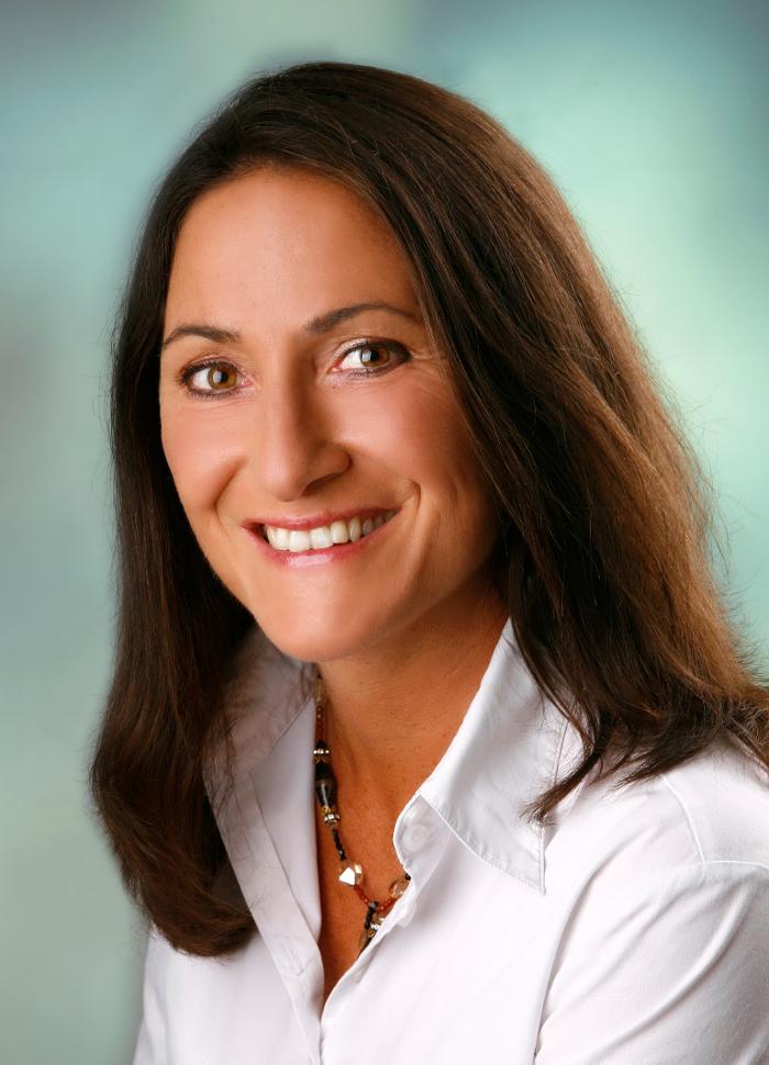 ERGO Versicherung Sylvia Laskaridis, Glockenbecherring in Obertraubling