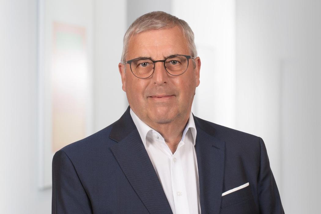 ERGO Versicherung Hans-Werner Braun, Hinter dem Hof in Kreuzau