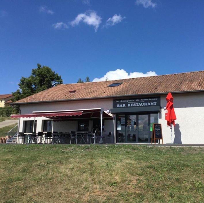 Au Comptoir de Courtenay restaurant
