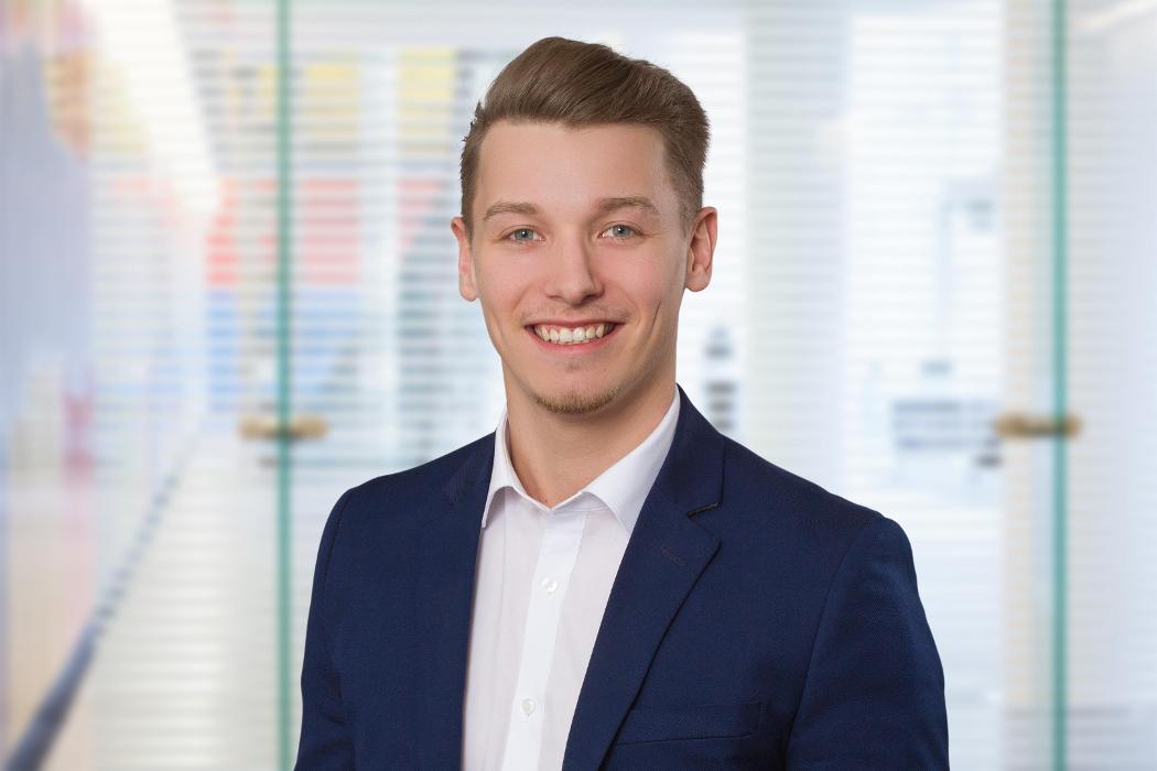 ERGO Versicherung / DKV Fabian Lubiejewski, Ostpreußenallee in Dormagen