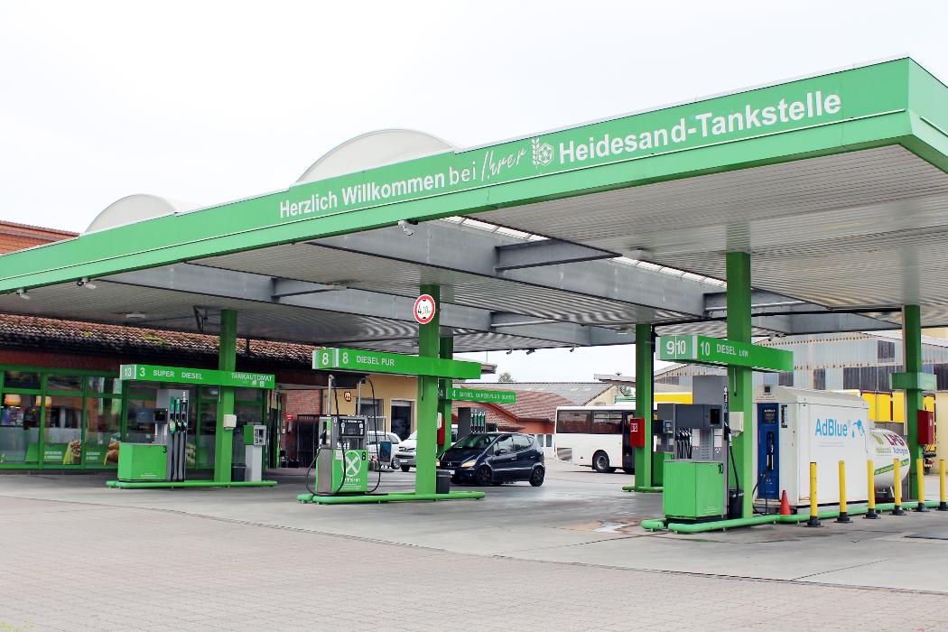 Raiffeisen-Tankstelle Neuenkirchen der Heidesand RWG, Delmser Dorfstraße in Neuenkirchen