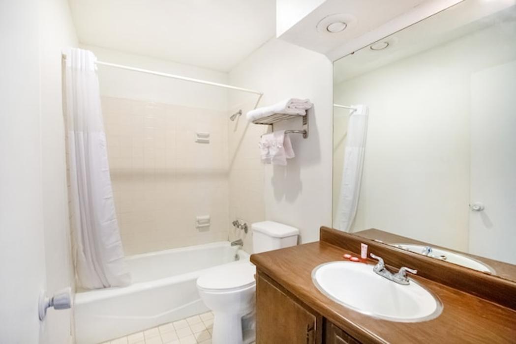 Hotel Eastin Riverwalk - Atchison, KS