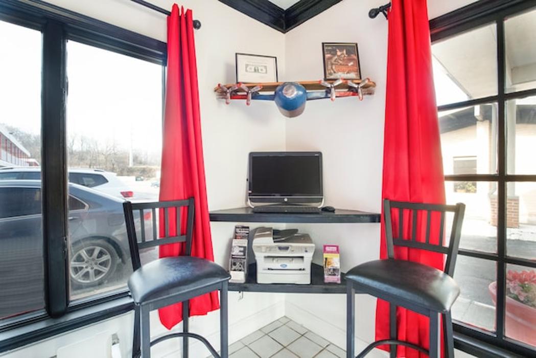 Hotel Eastin Riverwalk - Atchison, KS