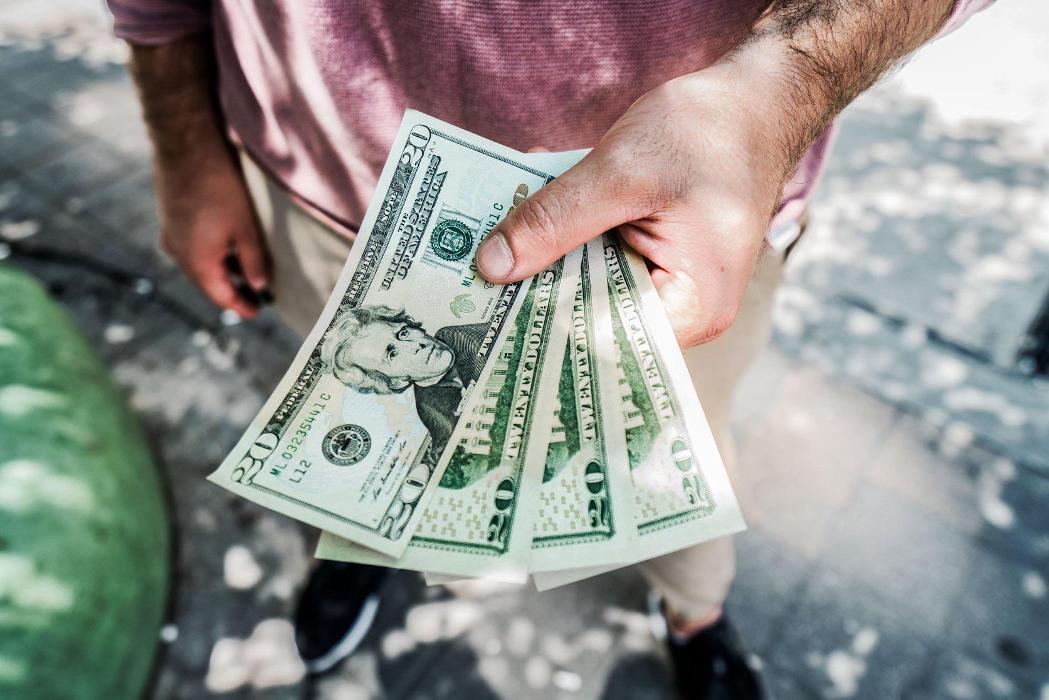 Cash Instantly - Reseda, CA