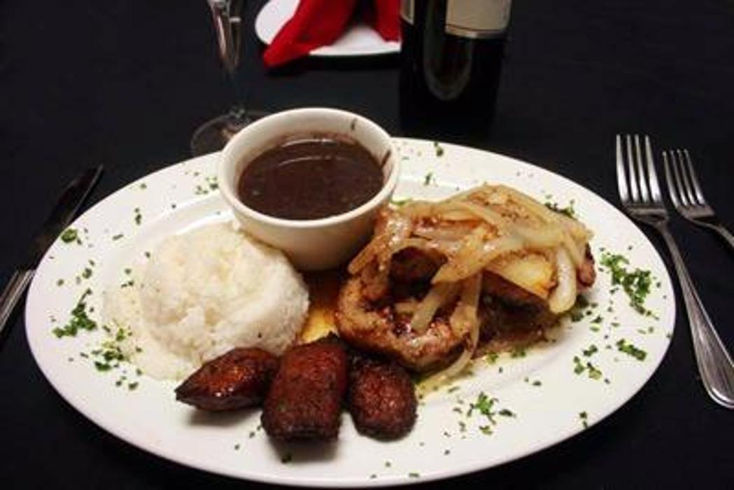 3 Vinos - Covina, CA