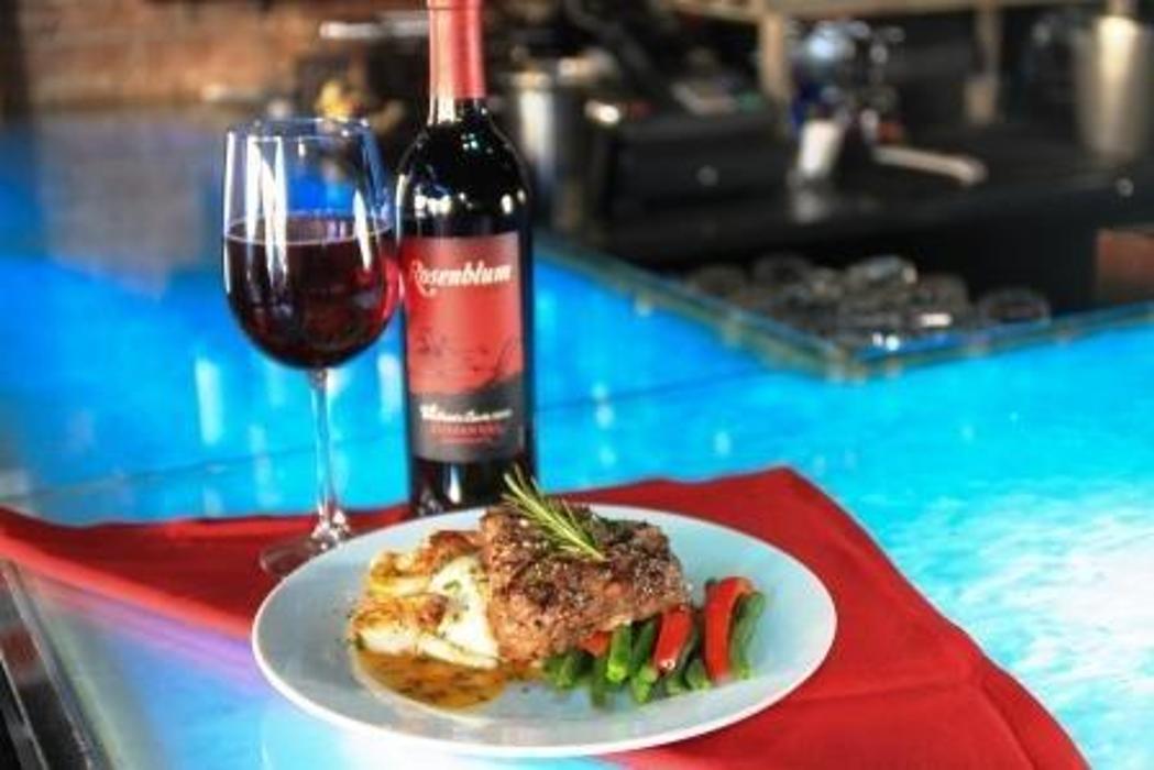 3 Vinos - Covina, CA