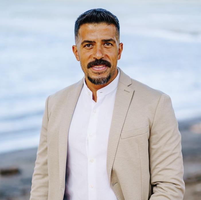 ERGO Versicherung Navid Nassai, An der Burg Sülz in Lohmar