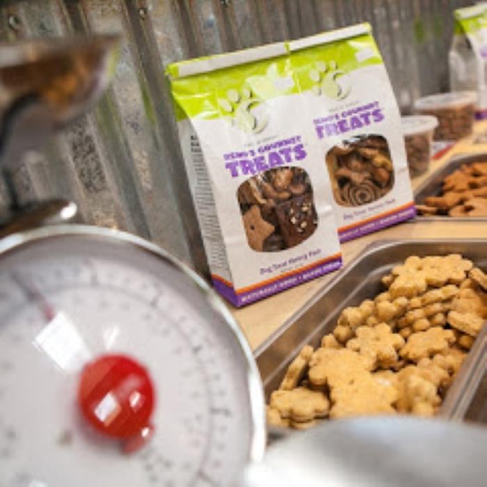 Wag N' Wash Natural Pet Food & Grooming - Phoenix, AZ