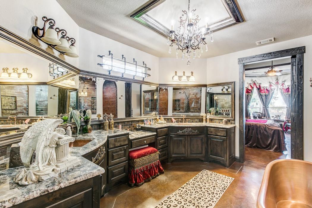 Couto Homes - Granbury, TX