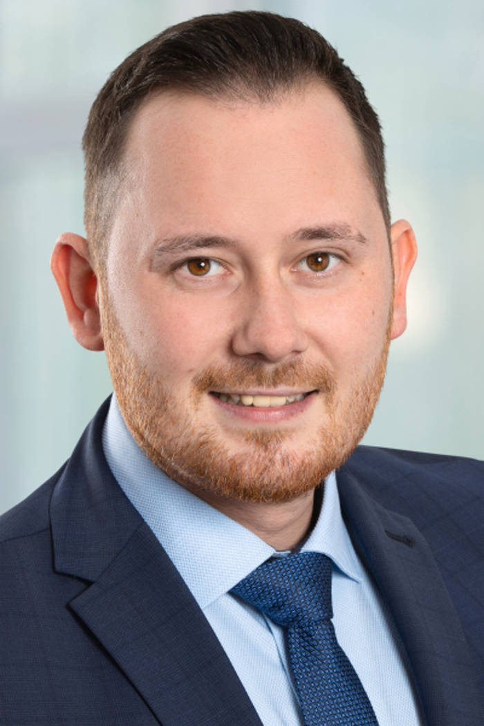 ERGO Versicherung Ruslan Nuraev, Siegtalstraße in Siegen