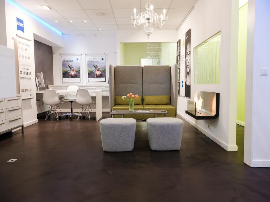 Optiker Schütz OHG, Am Waisenhausplatz in Pforzheim