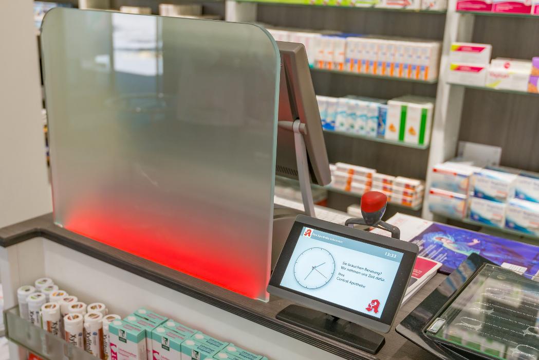 Central-Apotheke Wernau, Kirchheimer Straße in Wernau (Neckar)