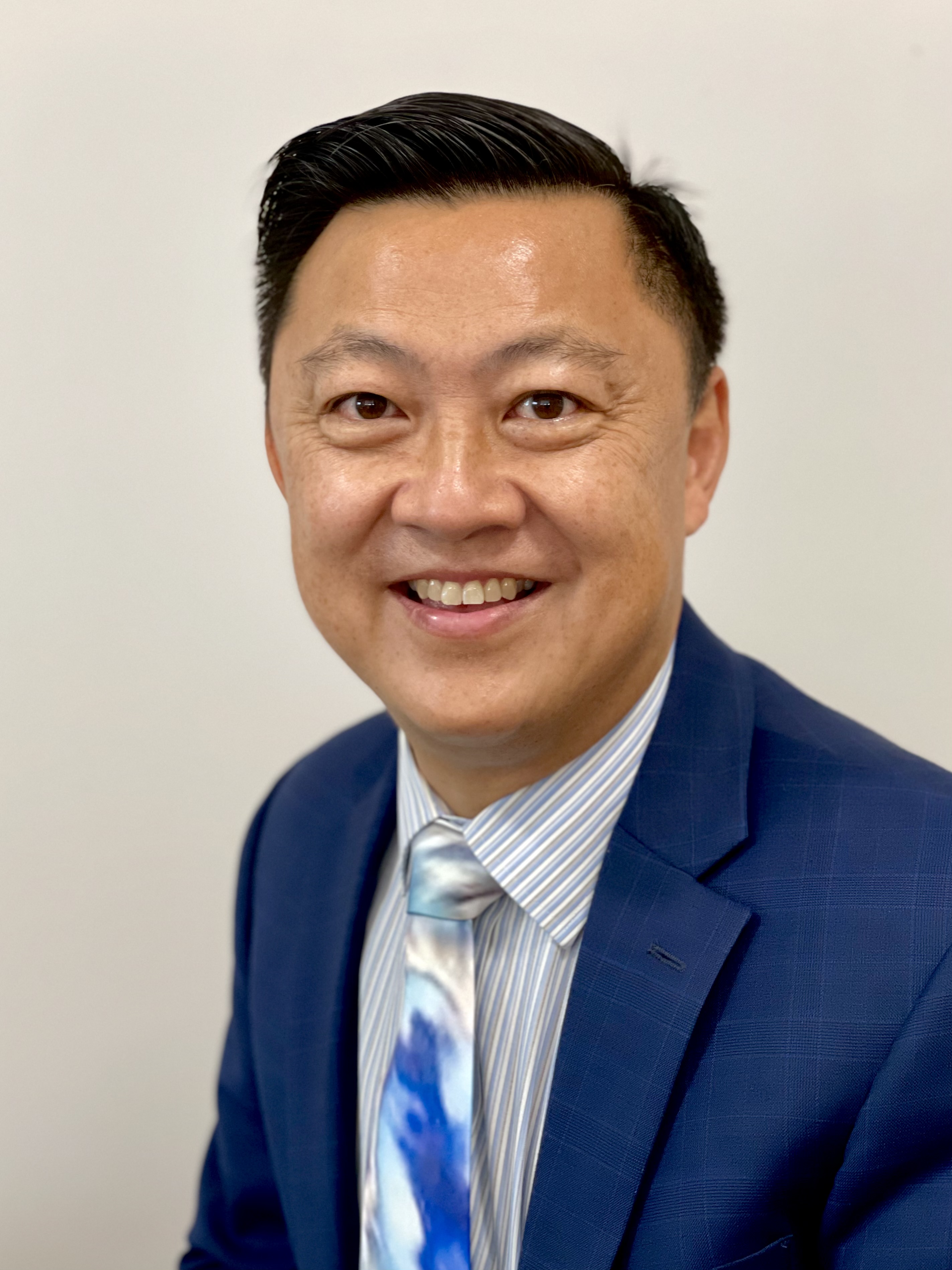 Dr Warren Kuo Orthopaedic Surgeon Sydney