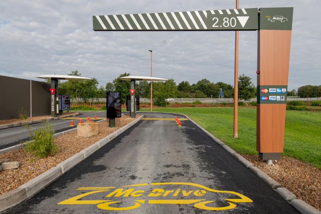 McDonald's, An der Autobahn in Haren (Ems)