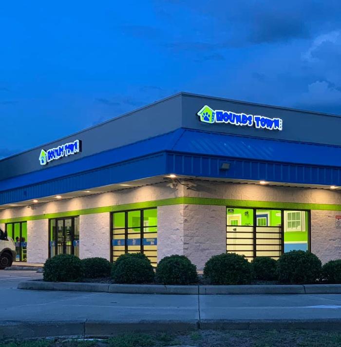 Hounds Town Sanford - Sanford, FL