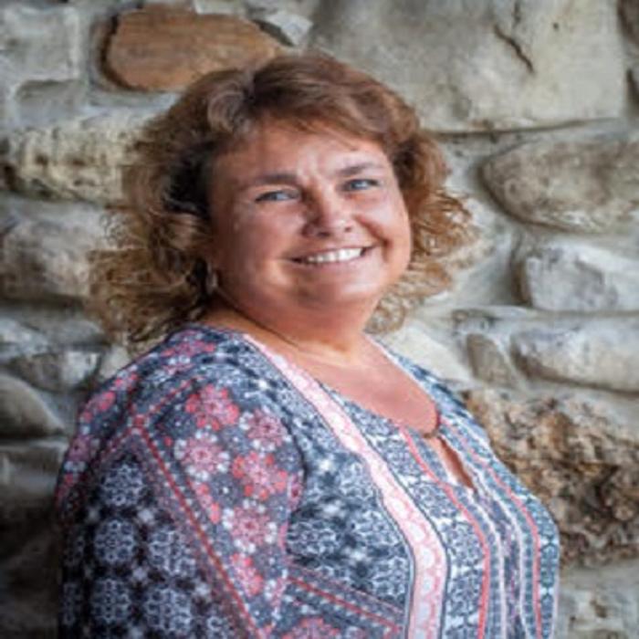 At Home KC: Michelle GIbler , Keller Williams Platinum Partners - Lees Summit, MO