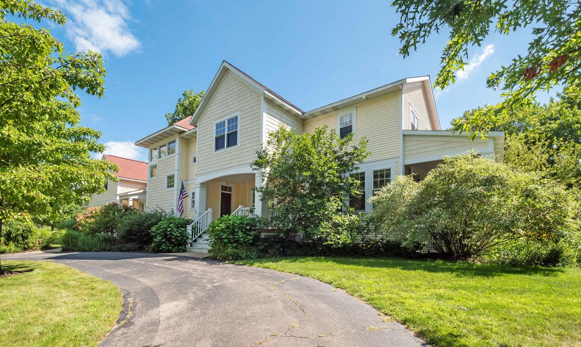 Saugatuck Vacation Rentals - Saugatuck, MI