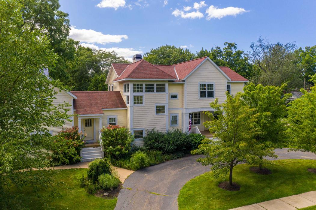 Saugatuck Vacation Rentals - Saugatuck, MI