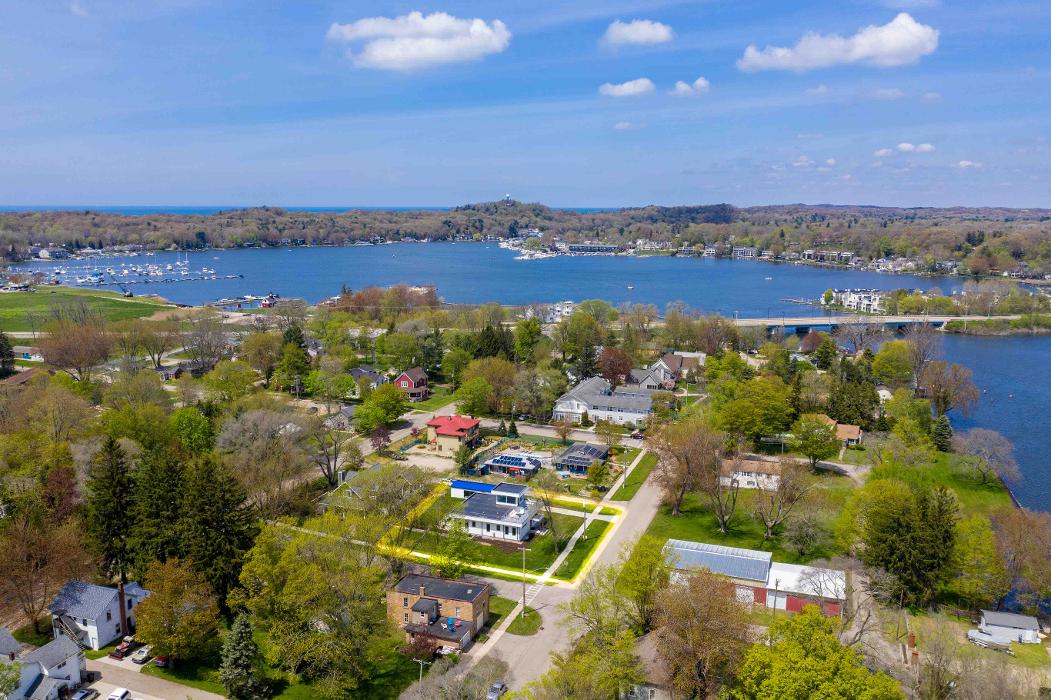 Saugatuck Vacation Rentals - Saugatuck, MI