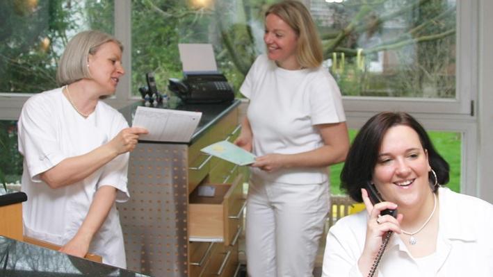 Zahnarztpraxis Röllinger, Venloer Straße in Pulheim