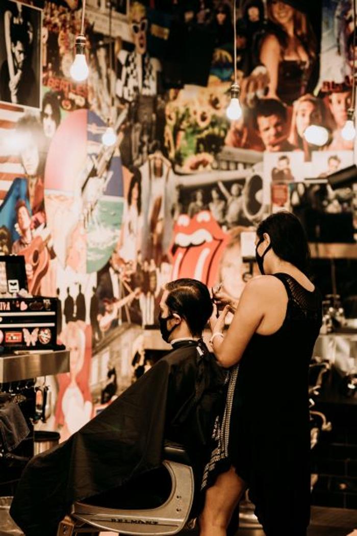 Floyd's 99 Barbershop Image