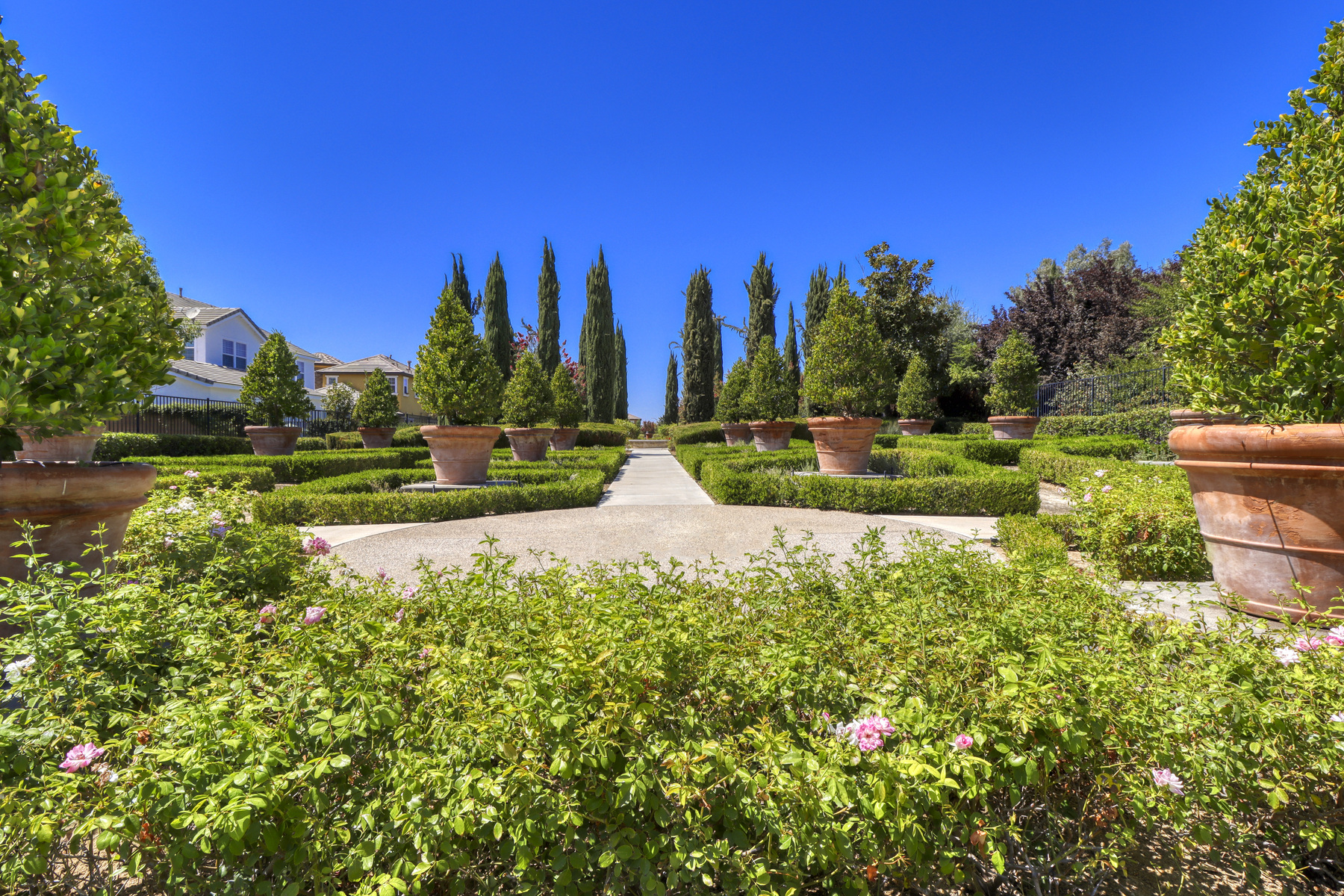 LGI Homes - Juliana's Garden Logo