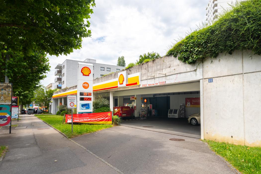 Shell, Avenue des Figuiers in Lausanne
