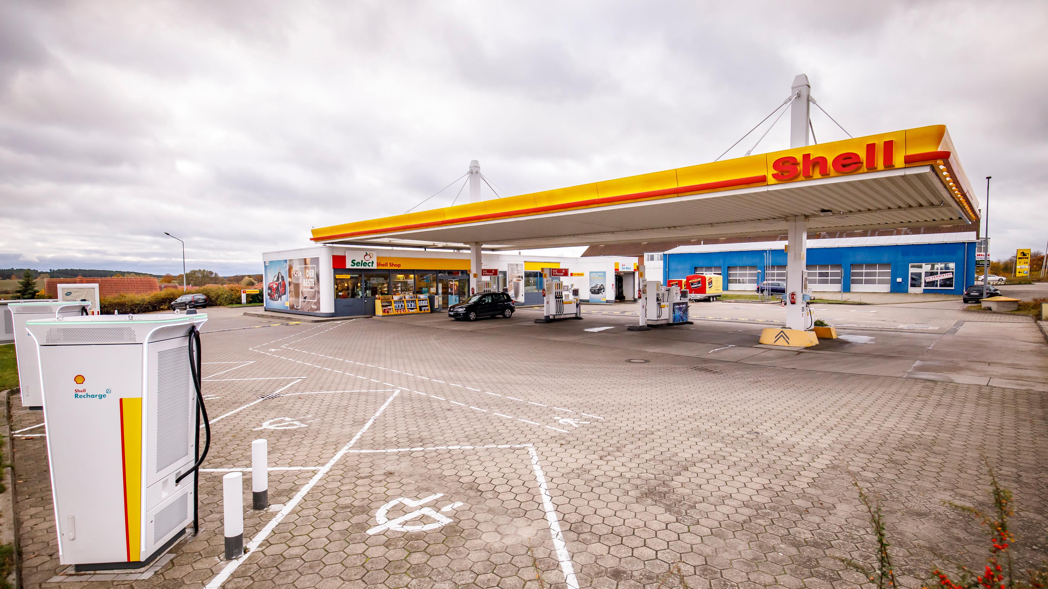 Shell, Strelitzer Straße in Waren (Müritz)
