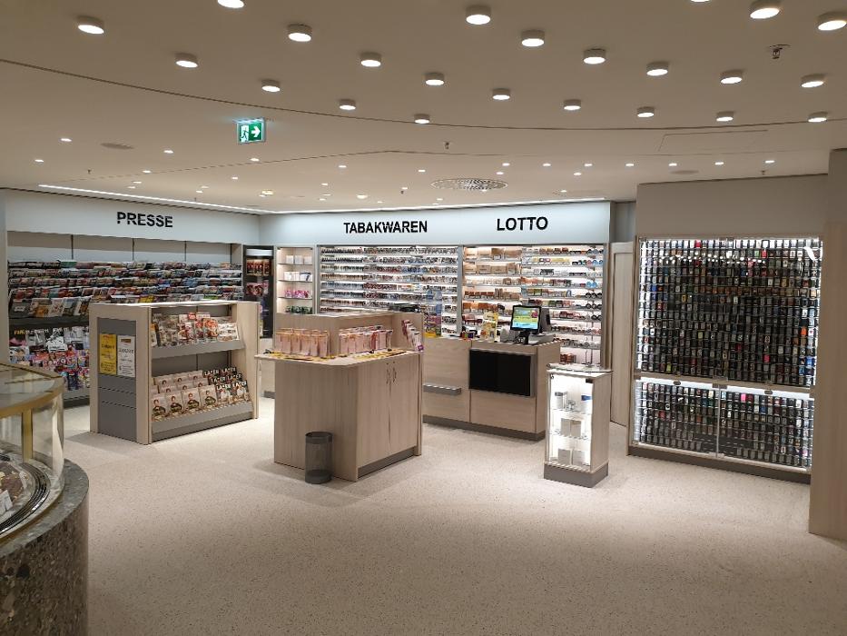 Davidoff of Geneva since 1911 by Wolsdorff Tobacco im KaDeWe, Tauentzienstraße in Berlin