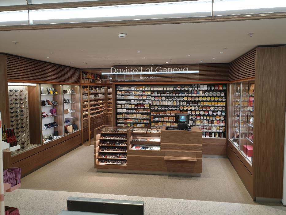 Davidoff of Geneva since 1911 by Wolsdorff Tobacco im KaDeWe, Tauentzienstraße in Berlin