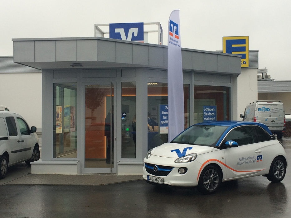 Raiffeisenbank im Nürnberger Land eG SB-Filiale Feucht Ost, Altdorfer Straße in Feucht