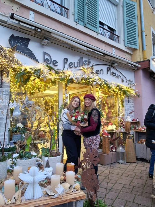 De Feuilles En Fleurs