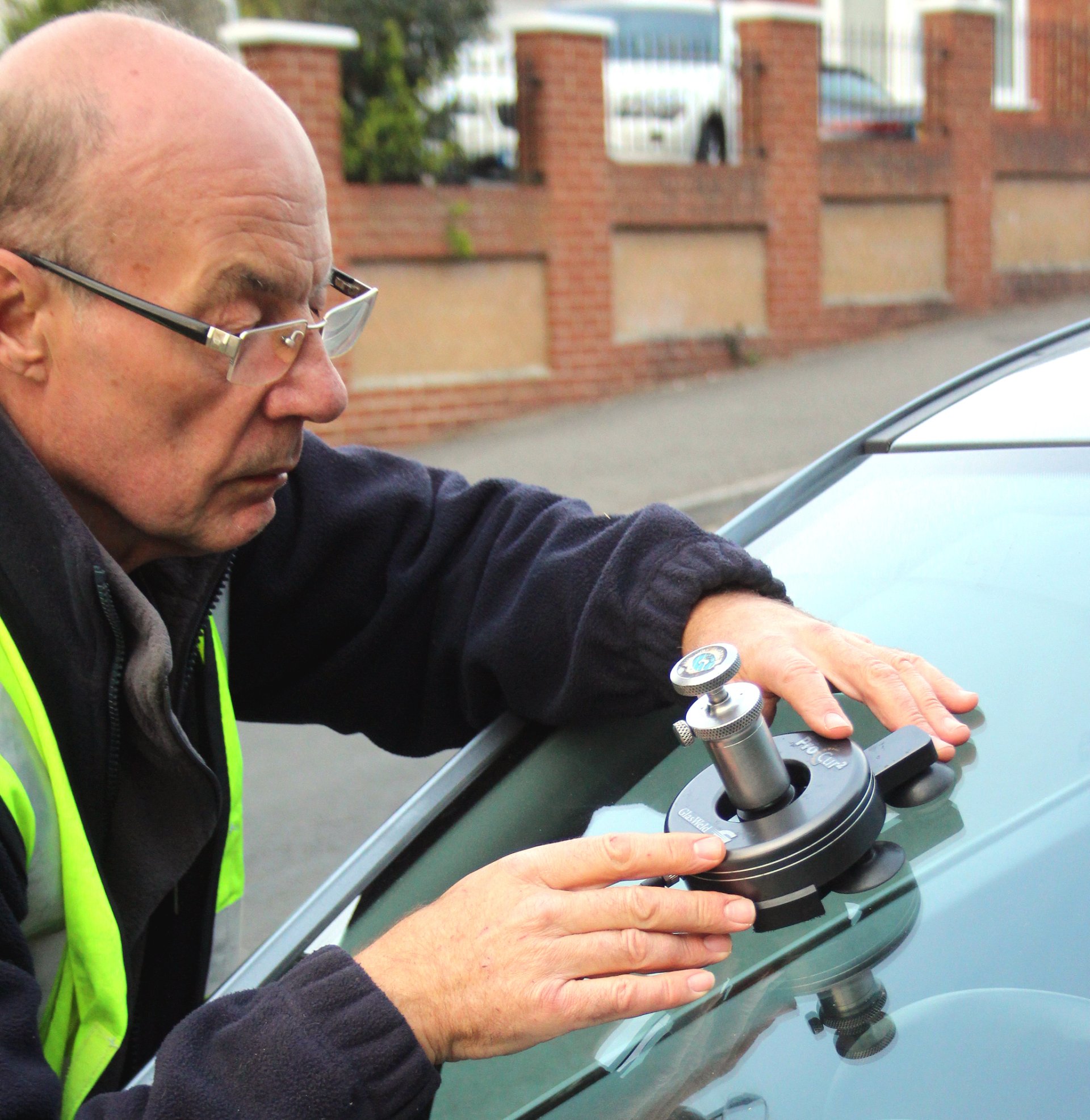 Glass World Windscreen Repairs - Bournemouth, Dorset BH8 9EE - 07906 212047 | ShowMeLocal.com