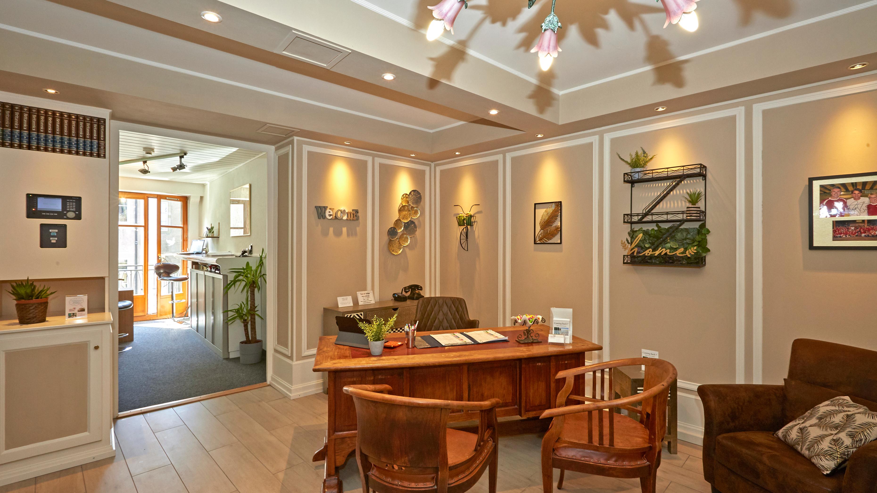 Hôtel Central, Rue de la Rôtisserie in Genève