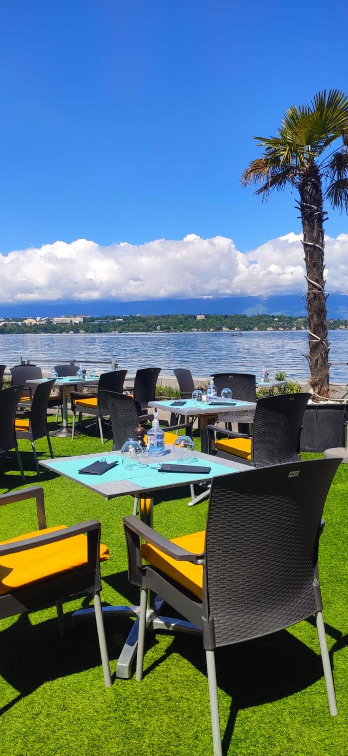 Restaurant La Tour Carrée - Yacht Club de Genève, Quai de Cologny in Cologny