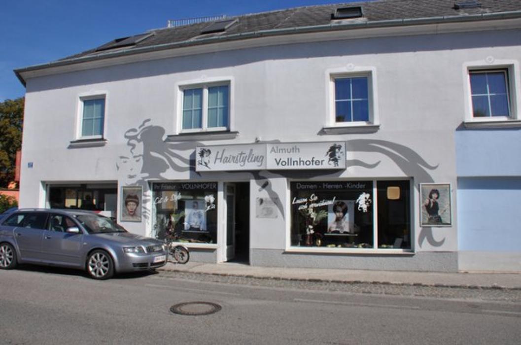 Almuth Vollnhofer-Eitler, Hauptstraße in Leobersdorf