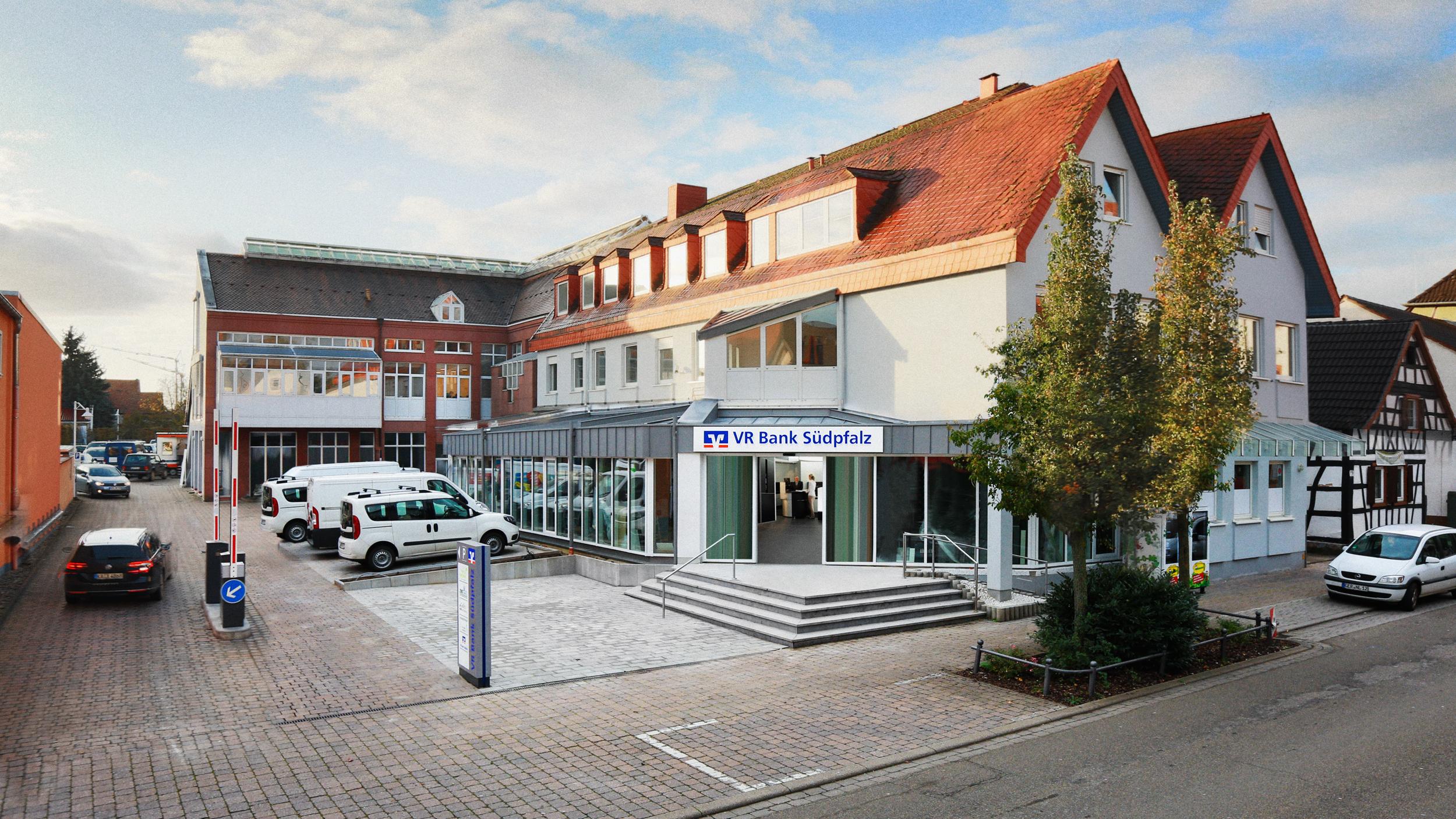 VR Bank Südpfalz Immobilienbüro Rülzheim, Mittlere Ortsstraße in Rülzheim