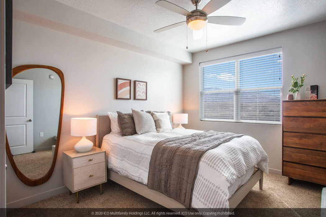 ICO Vista Station - Luxury Draper Apartments - Draper, UT