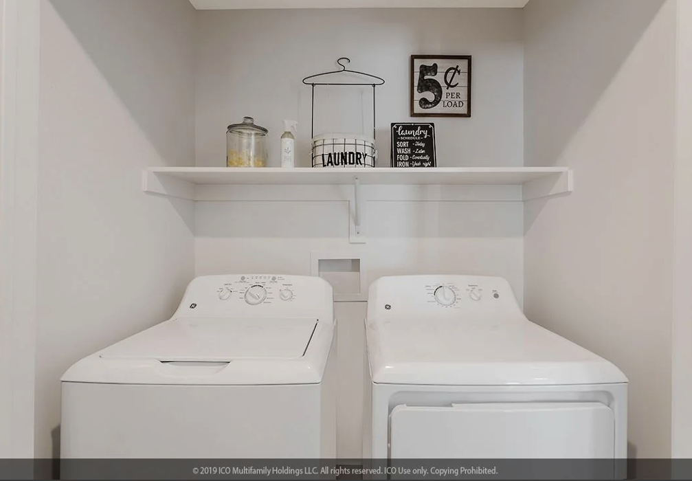 ICO Vista Station - Luxury Draper Apartments - Draper, UT