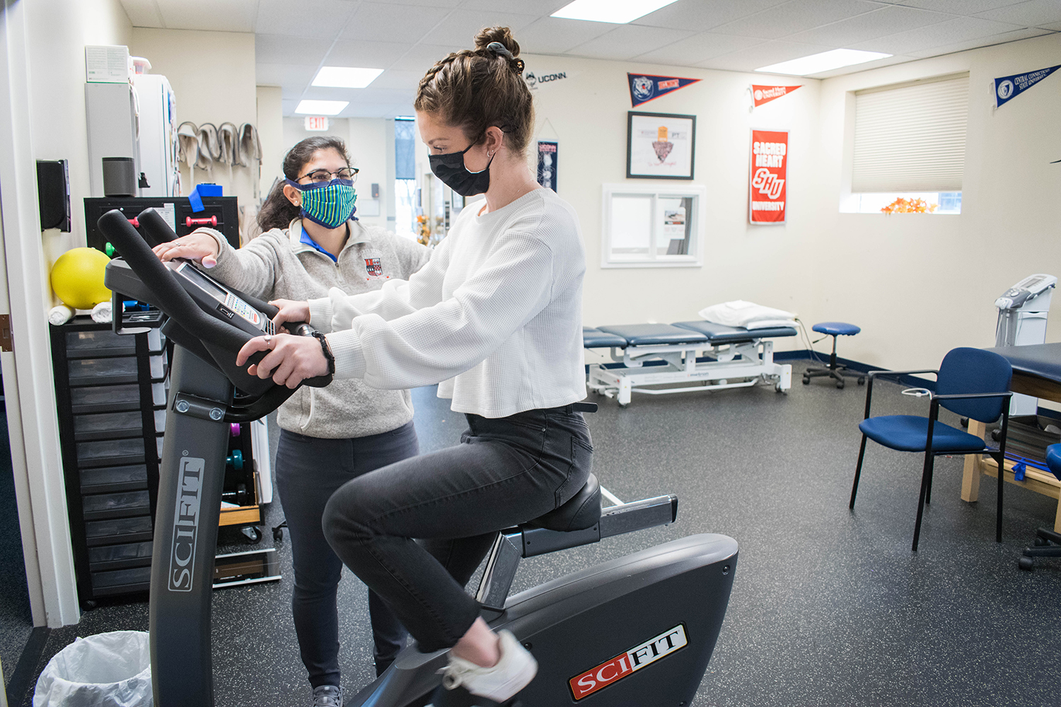 Спортивная медицина на курской. Спортивная медицина. Спорт и медицина. Спортивная медицина в Узбекистане. Спортивная медицина США.