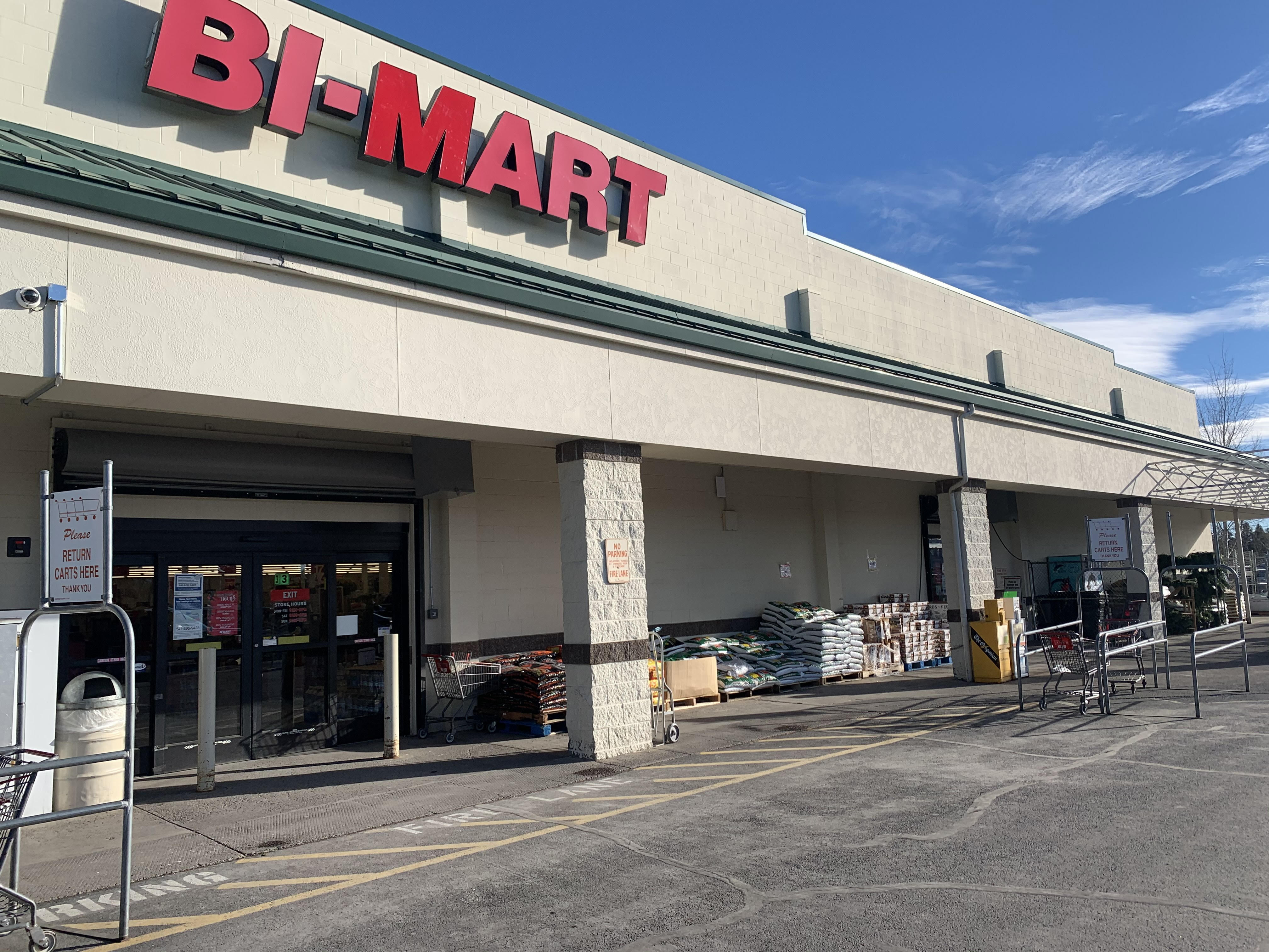 Bi-Mart, La Pine, Oregon - Store Front