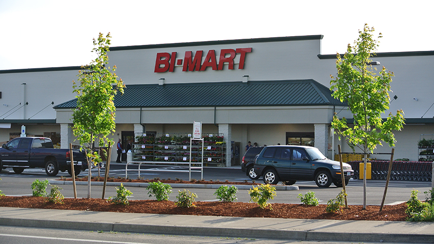 Scappoose Bi-Mart storefront