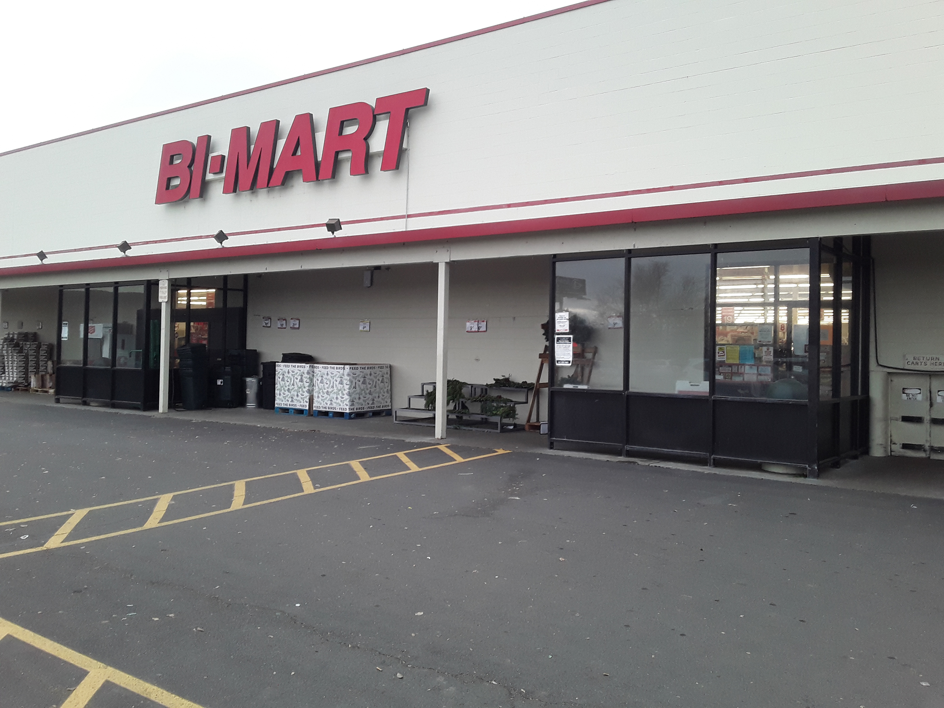 Bi-Mart, The Dalles, Oregon - Store Front