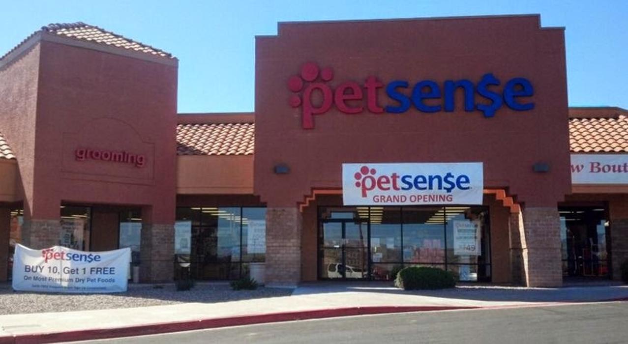 Petsense by Tractor Supply Logo