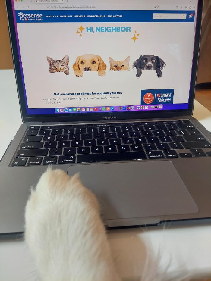 Petsense by Tractor Supply Logo