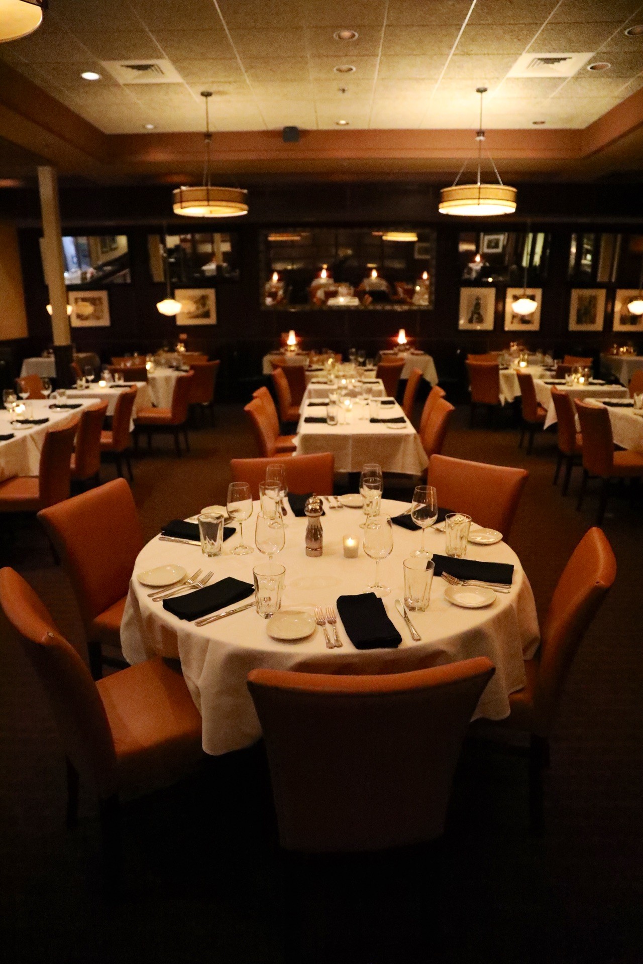 Classic interiors and lively jazz make each Sullivan’s experience unique.