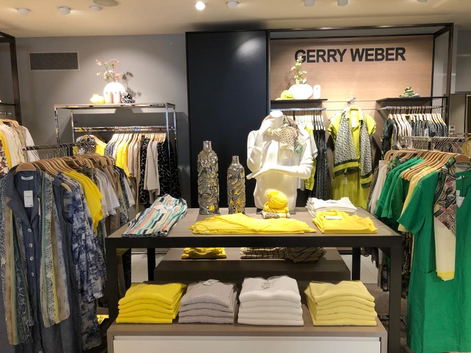 BAYARD CO LTD WOMEN, Hauptstrasse in Hochdorf