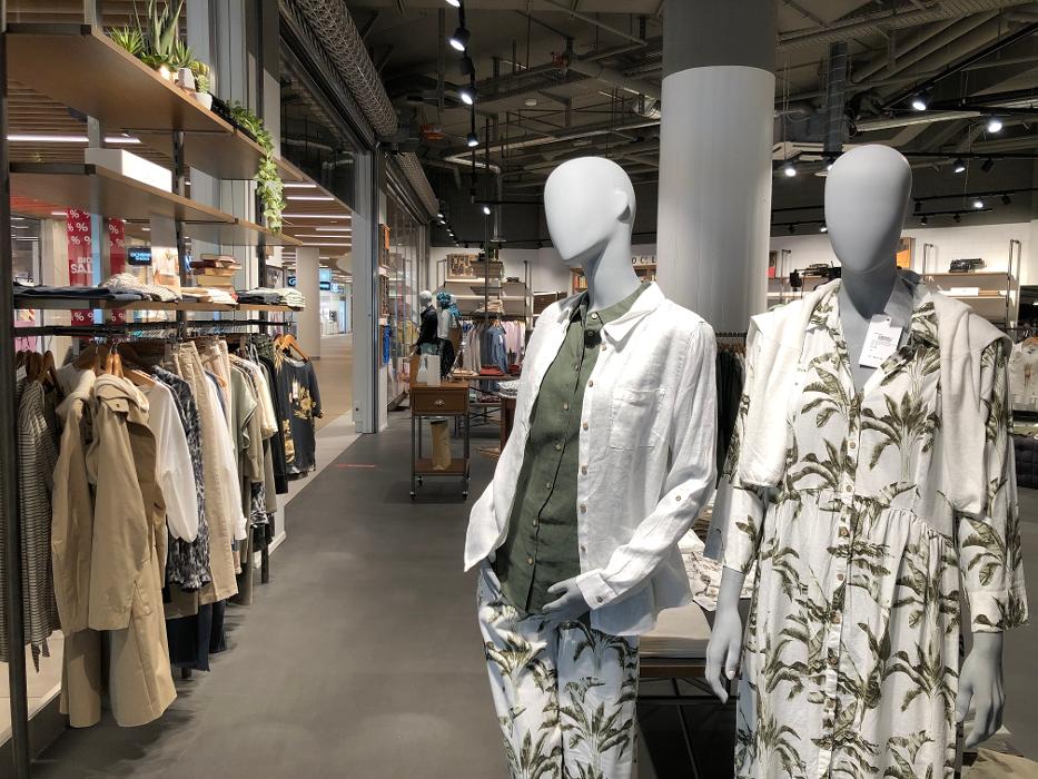 BAYARD CO LTD WOMEN VOLKILAND, Industriestrasse in Volketswil