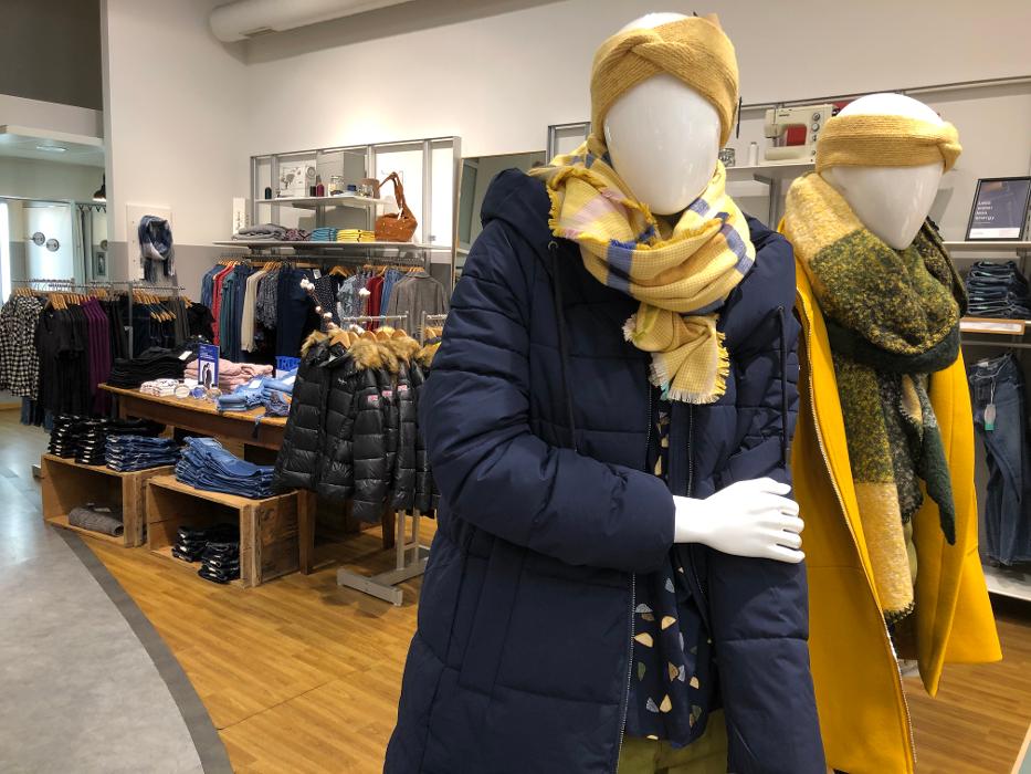 BAYARD CO LTD, Bahnhofstrasse in Interlaken