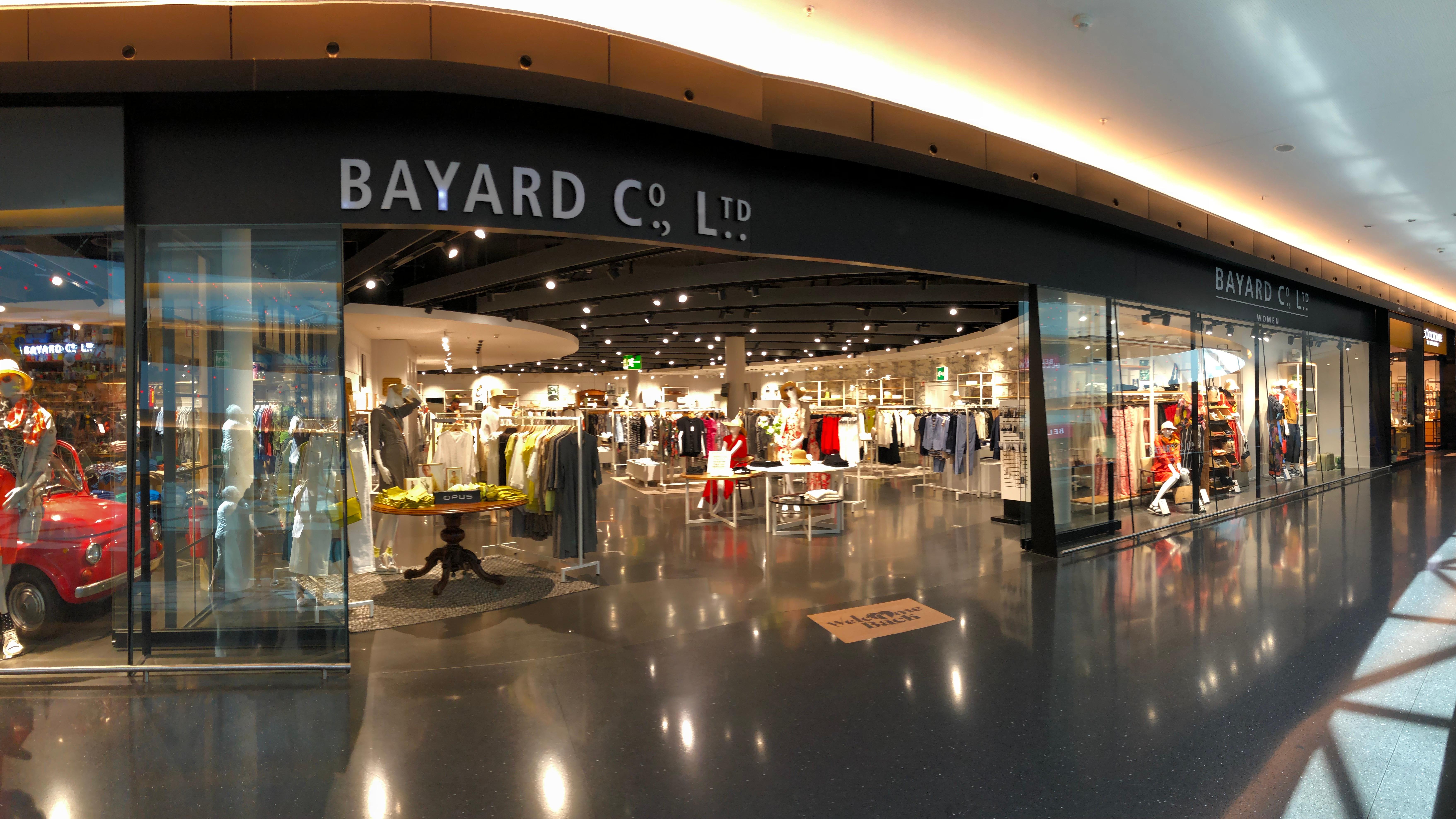 BAYARD CO LTD WOMEN Sihlcity, Kalanderplatz in Zürich